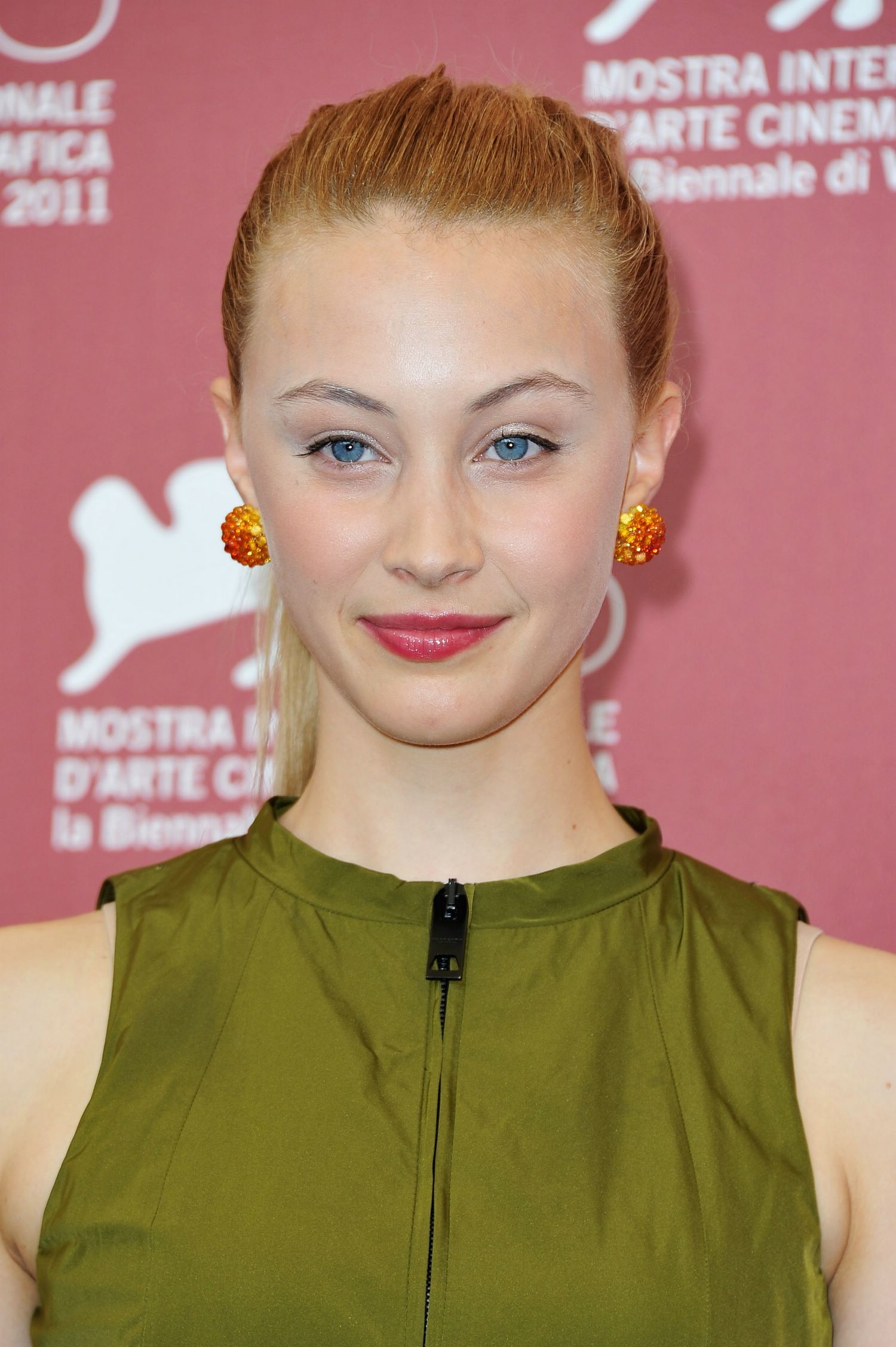 hq015.jpg hq015.jpg