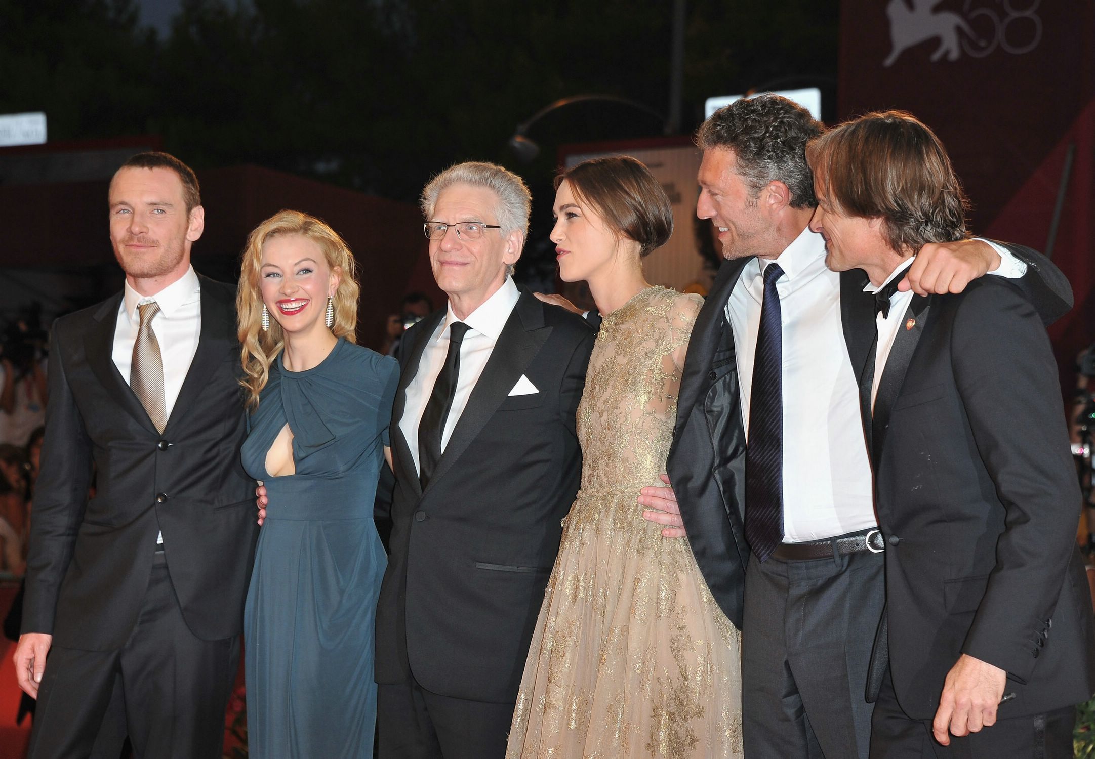 hq055.jpg hq055.jpg