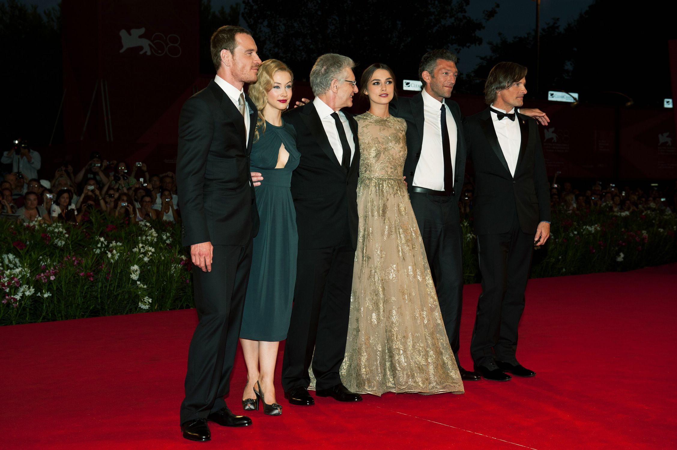 hq061.jpg hq061.jpg
