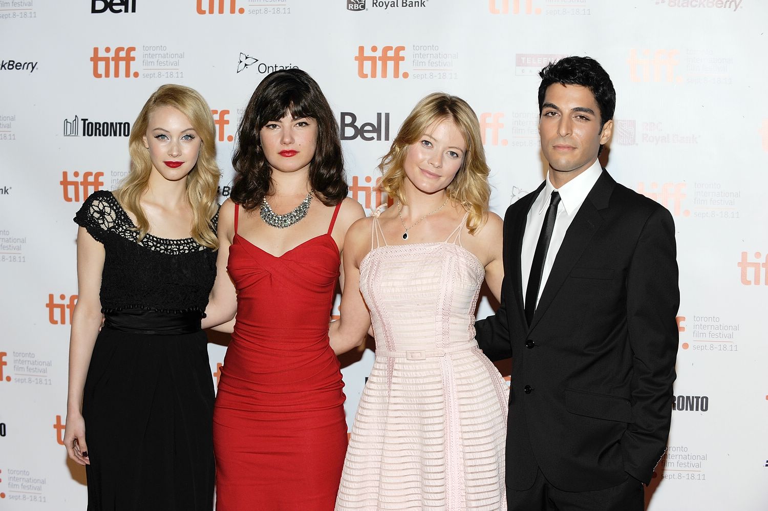 hq004.jpg hq004.jpg