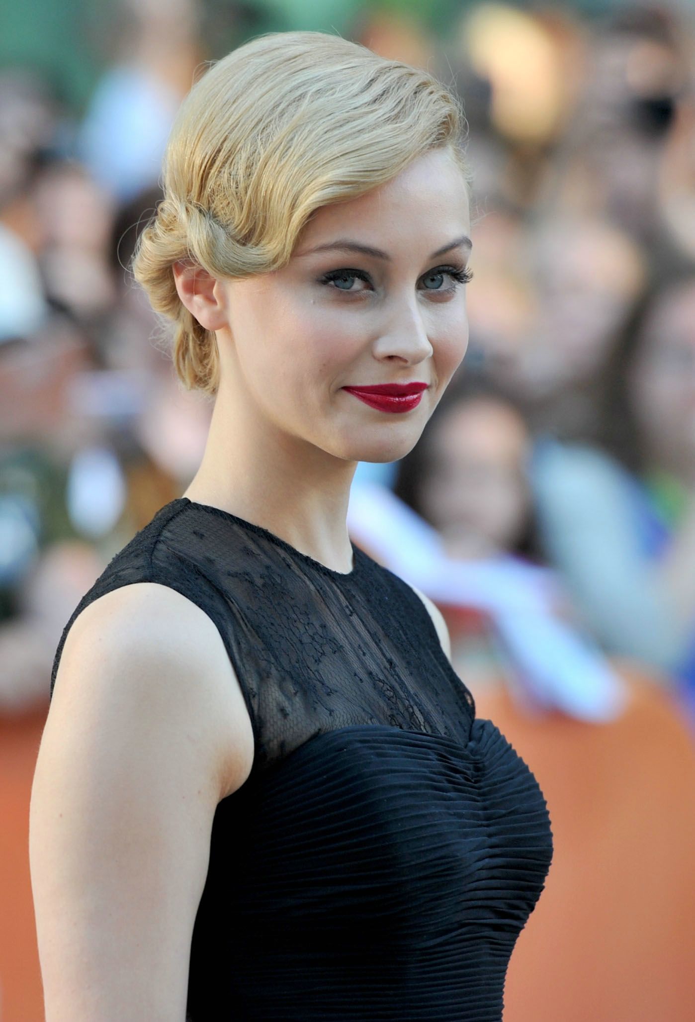 hq004.jpg hq004.jpg
