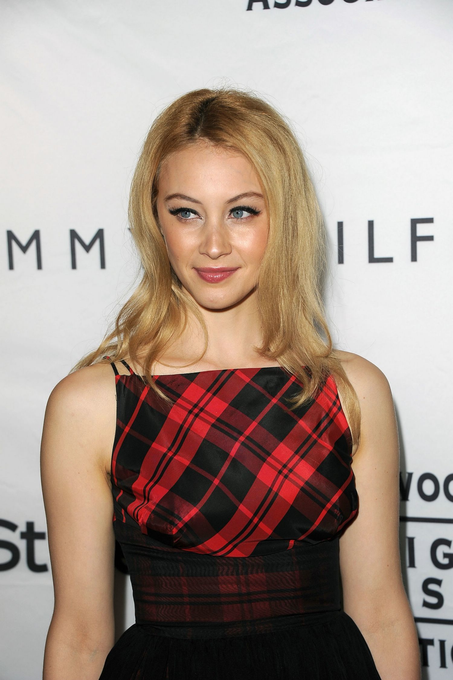 hq006.jpg hq006.jpg