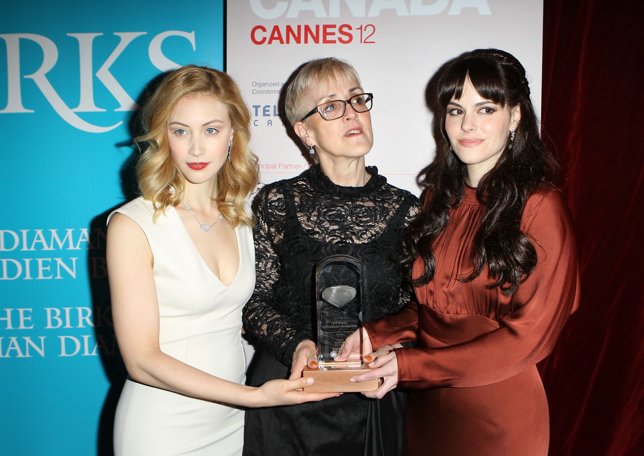 hq048.jpg hq048.jpg
