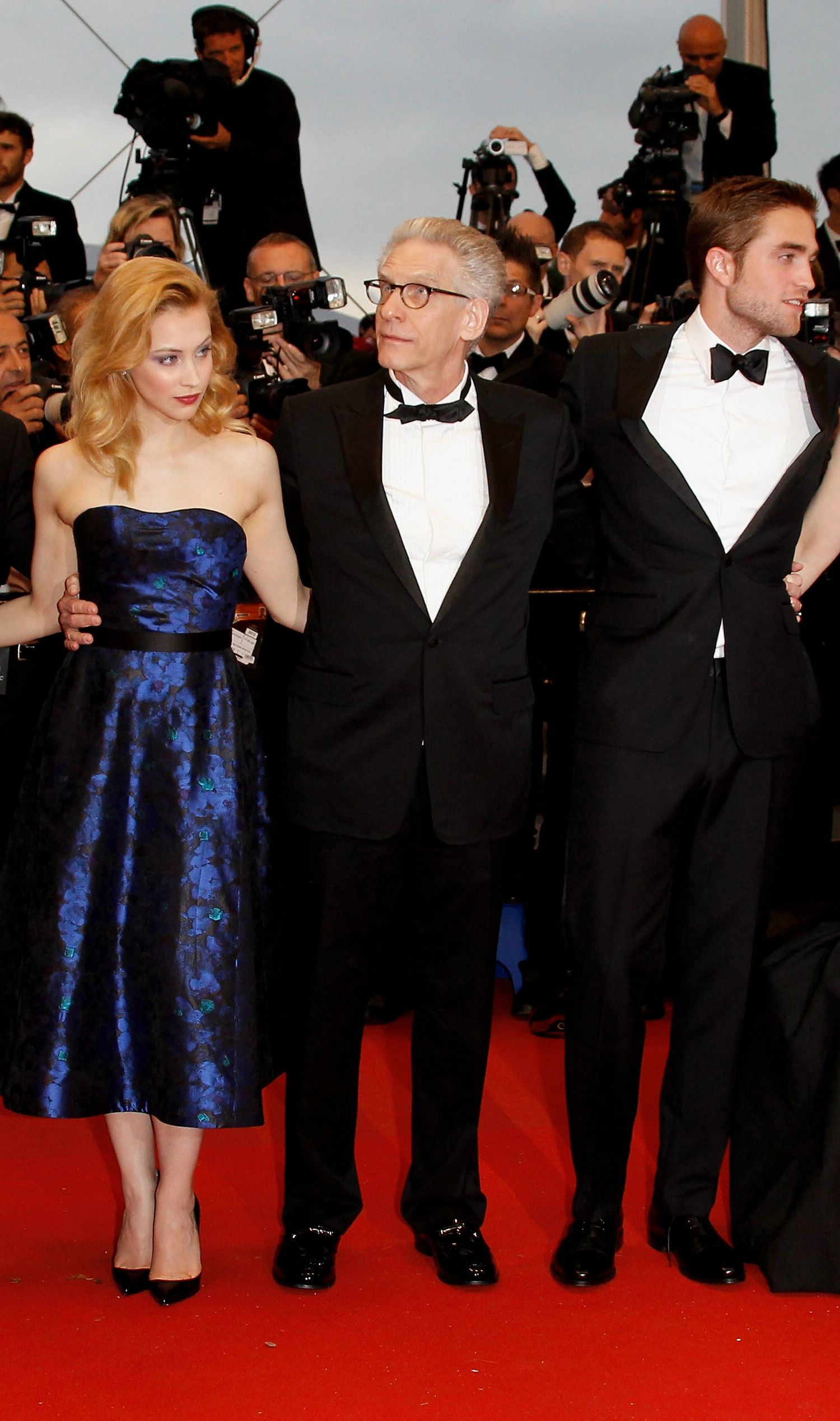hq017.jpg hq017.jpg