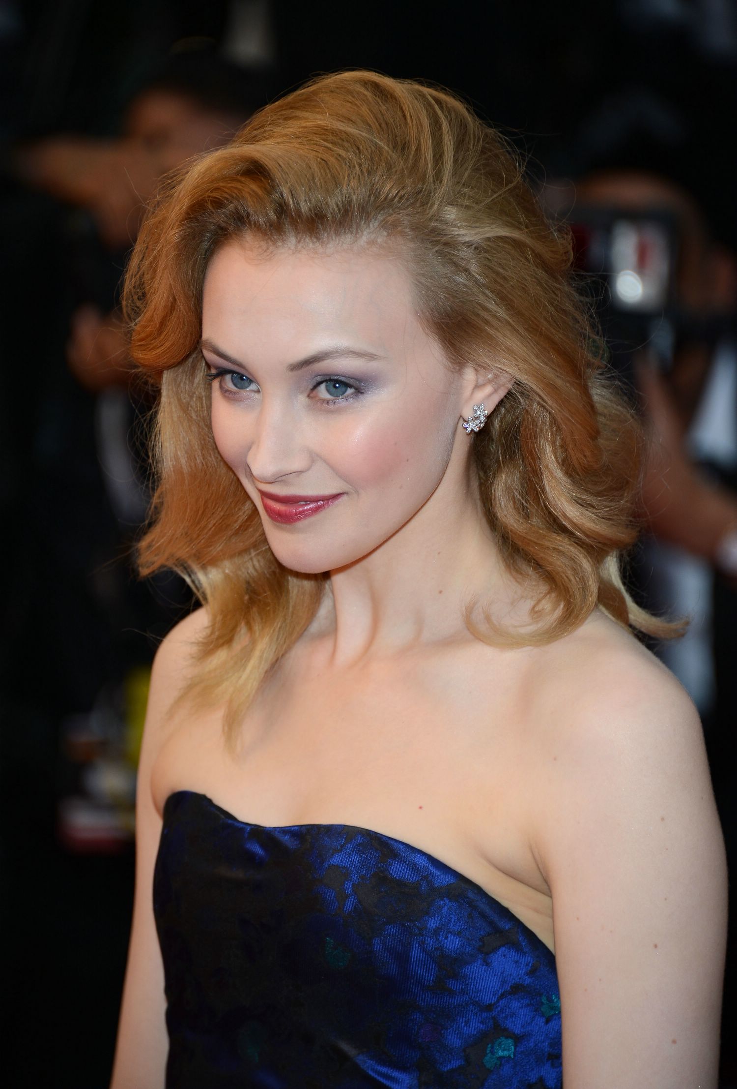 hq042.jpg hq042.jpg