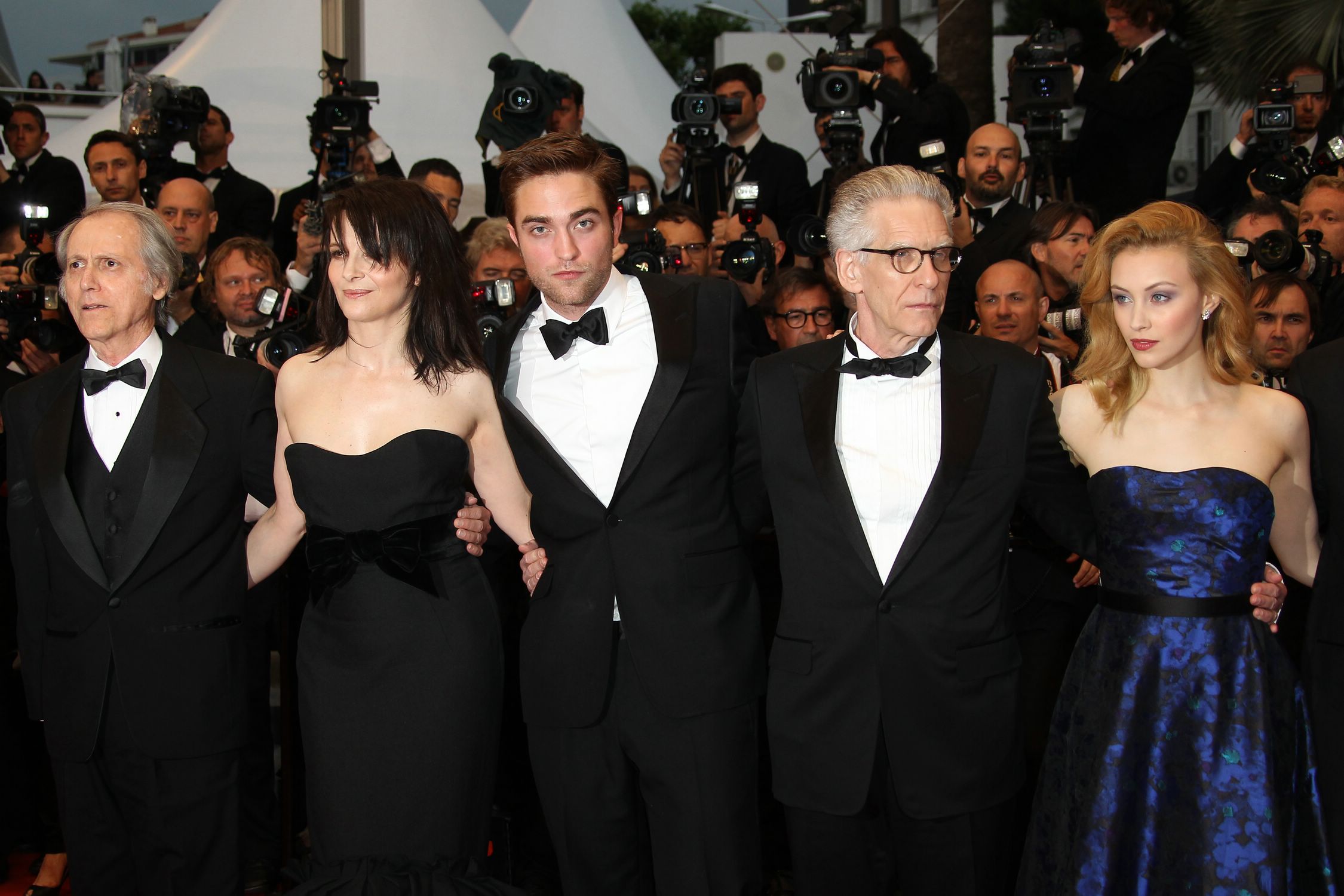 hq057.jpg hq057.jpg
