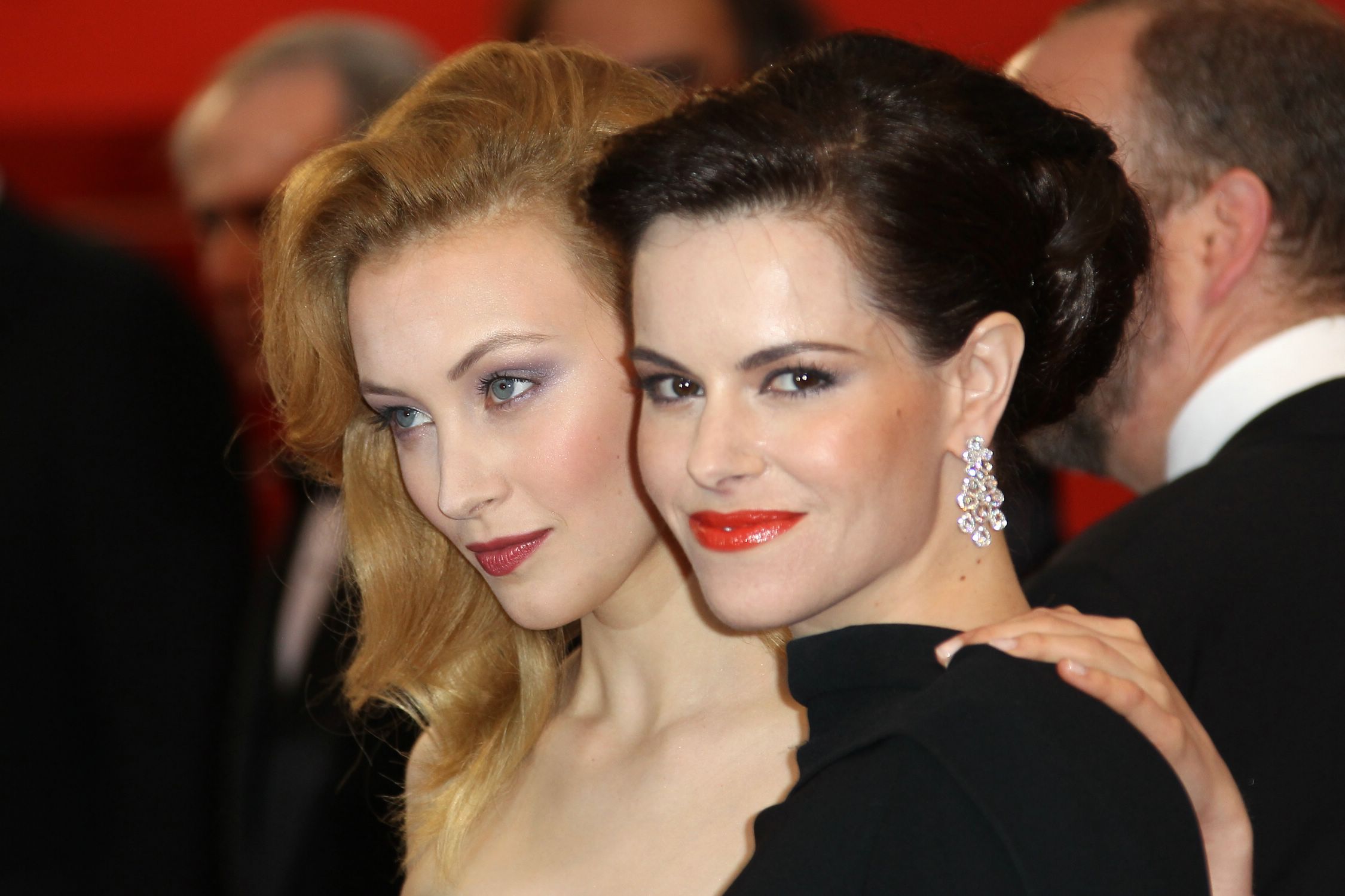 hq058.jpg hq058.jpg