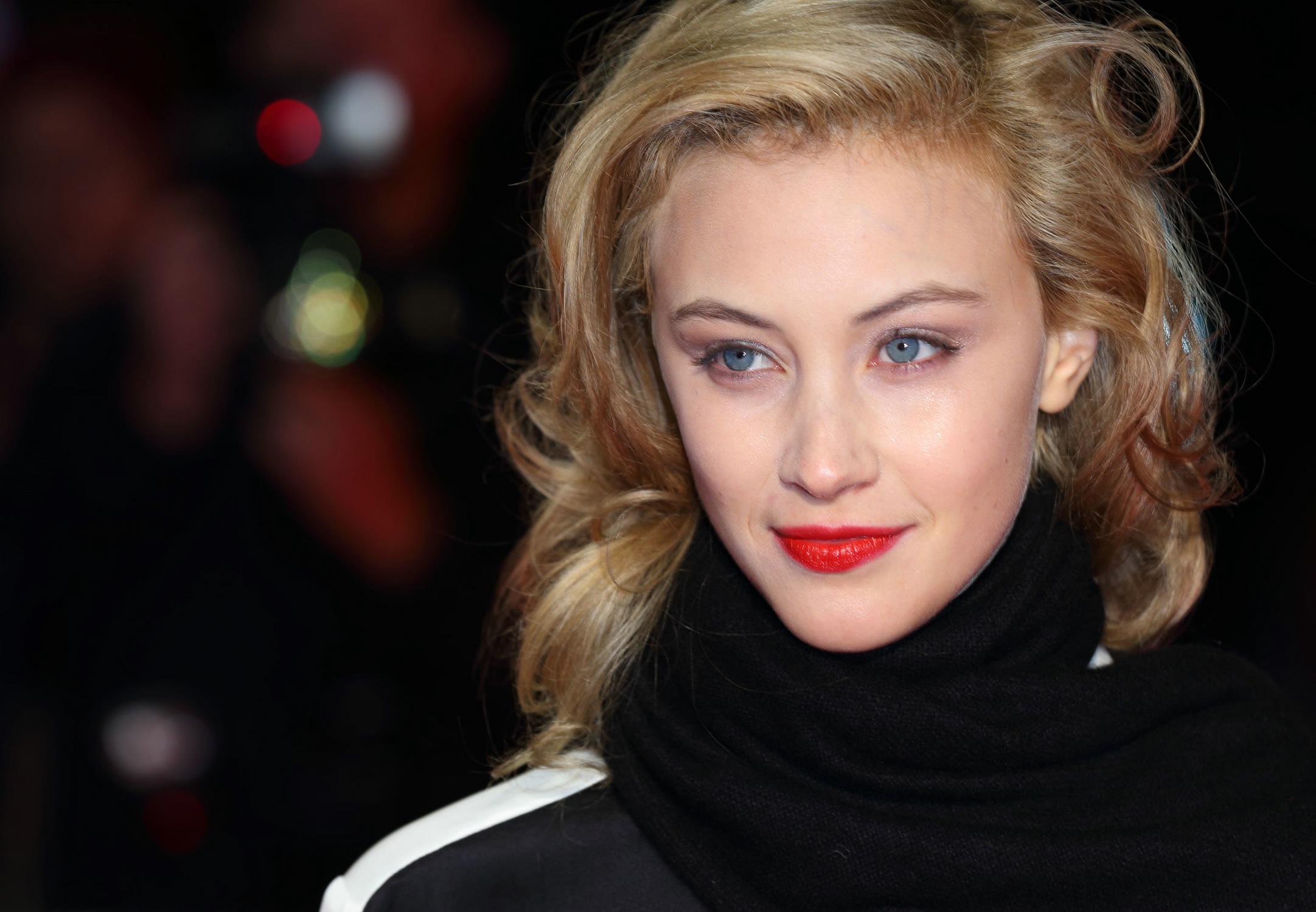 hq022.jpg hq022.jpg