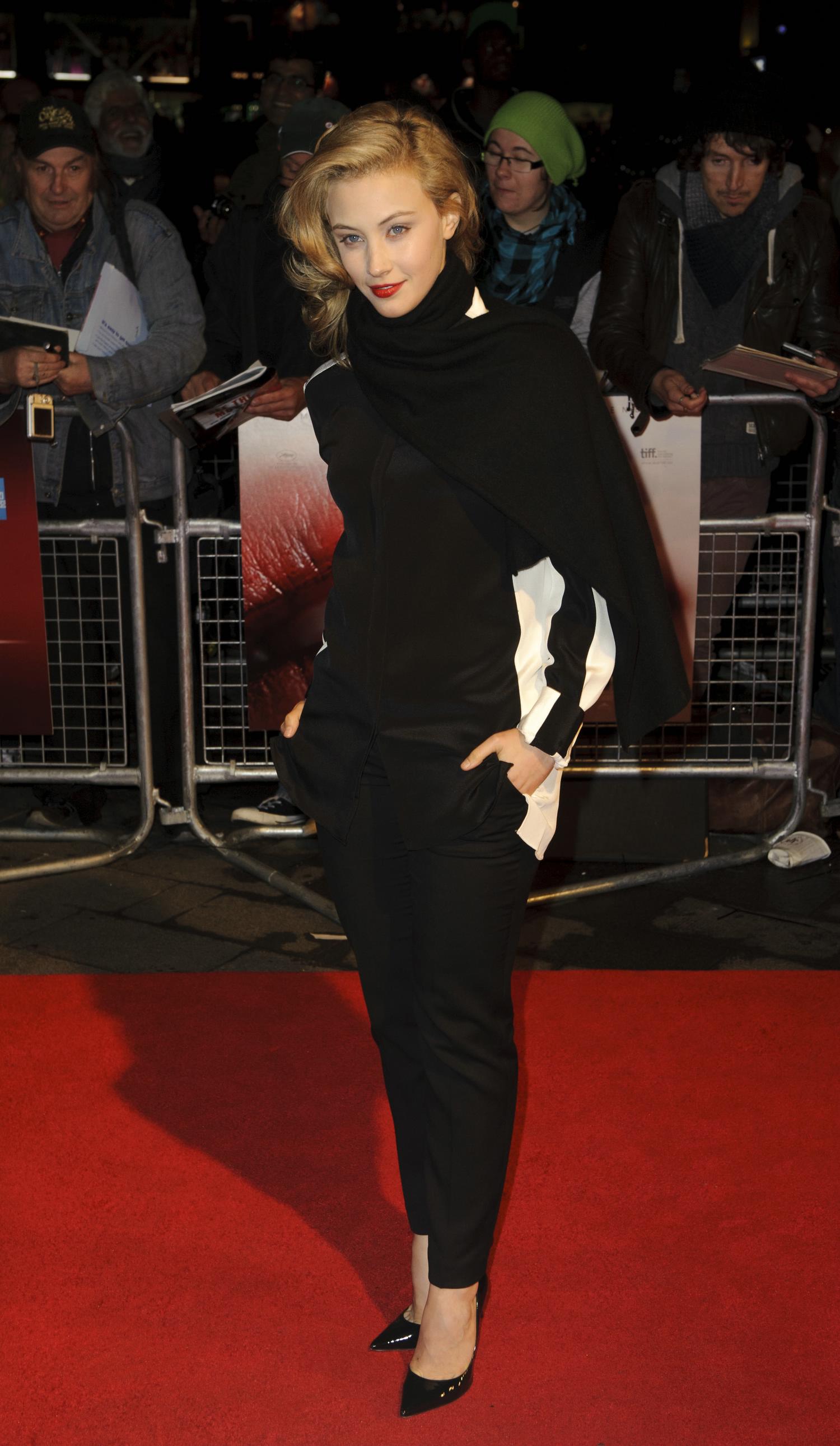 hq054.jpg hq054.jpg