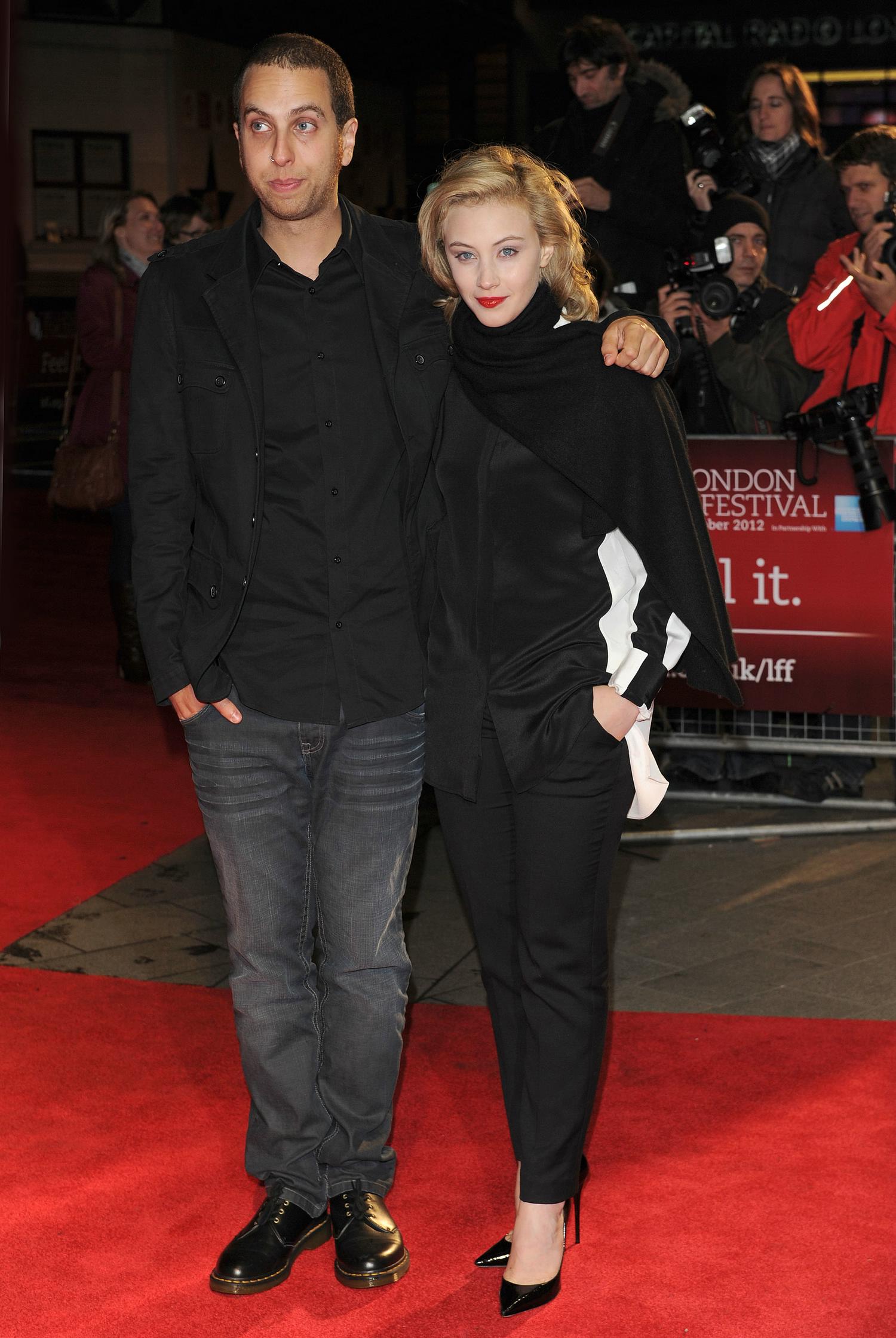 hq079.jpg hq079.jpg