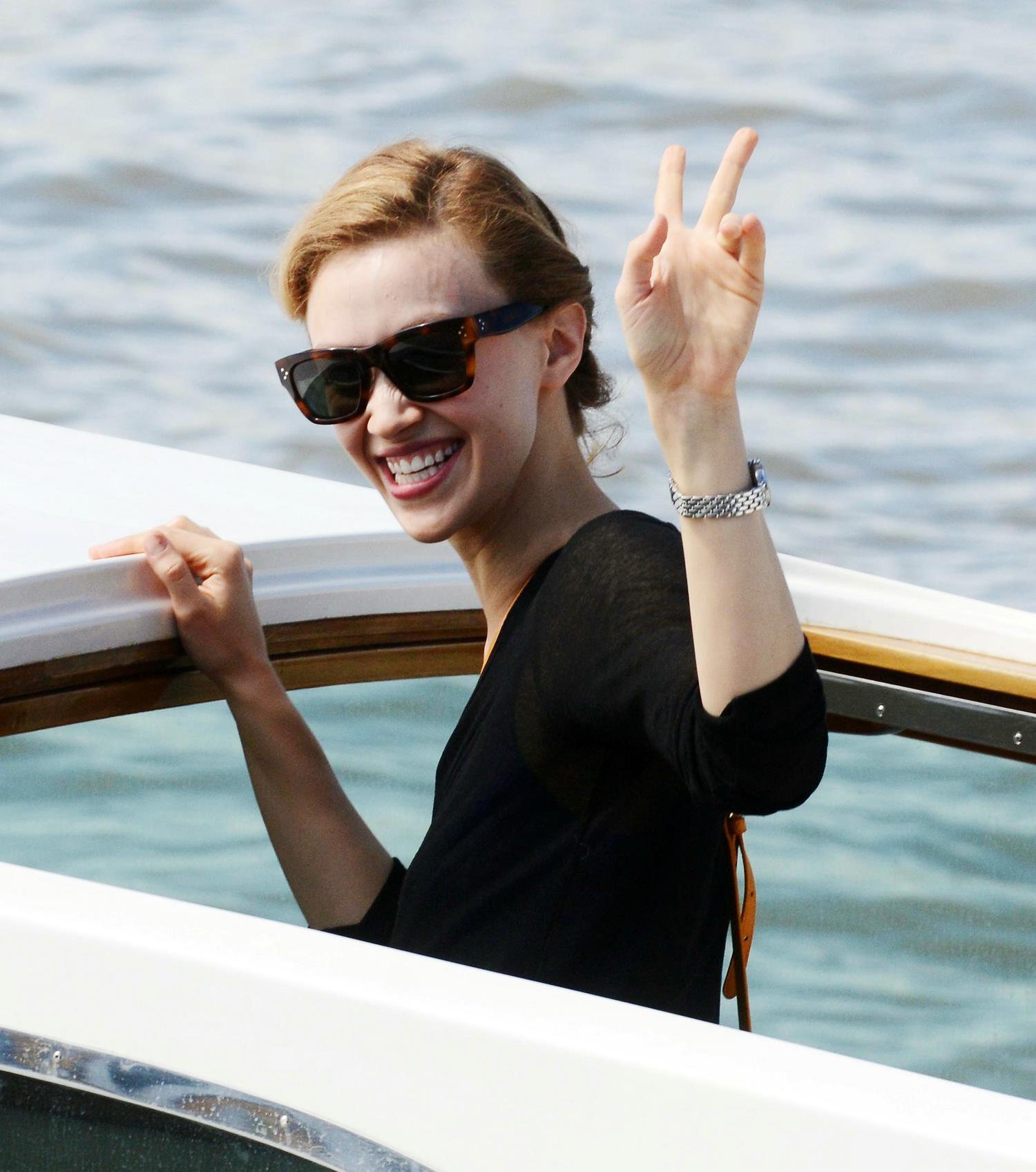 hq058.jpg hq058.jpg