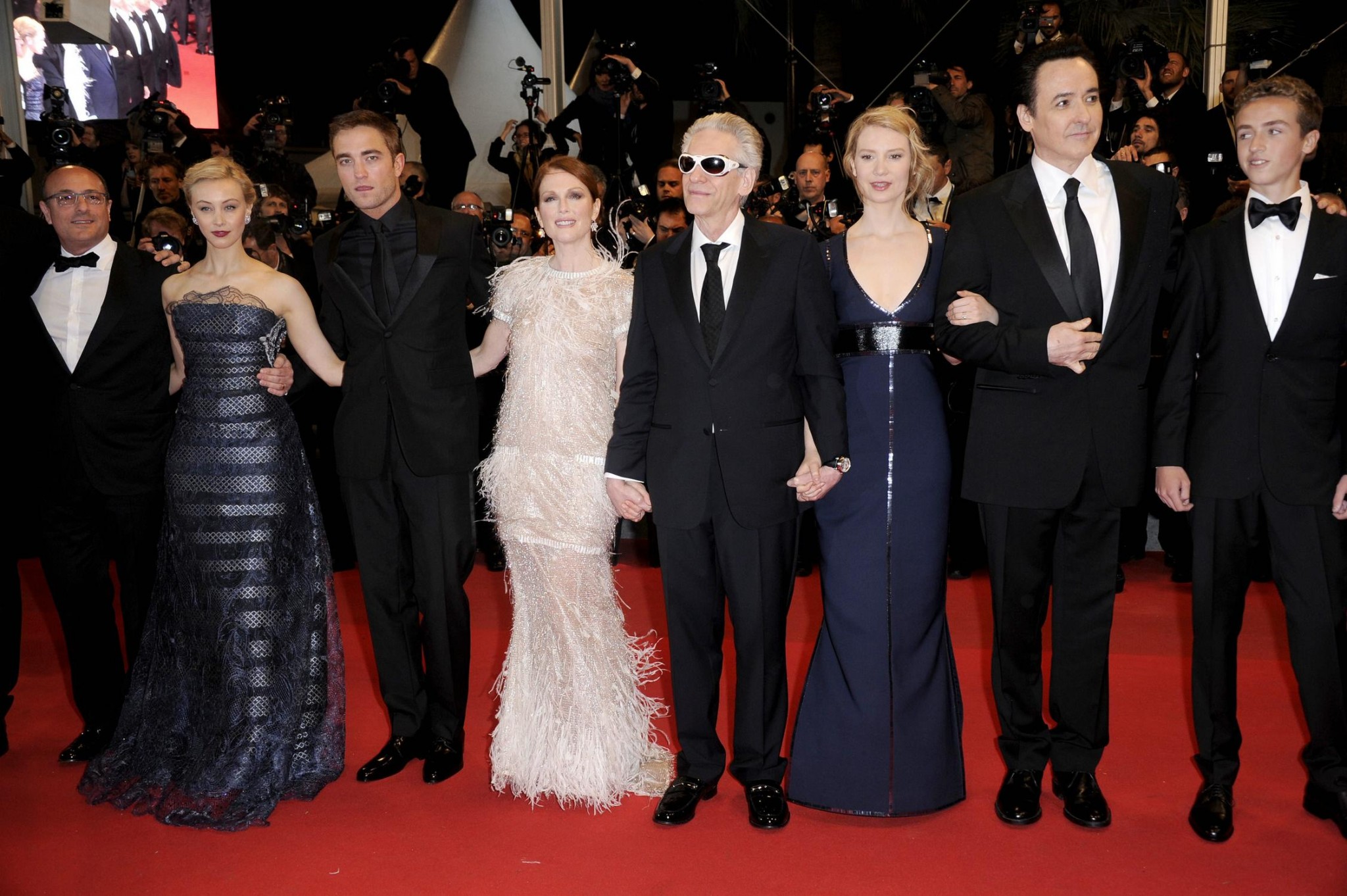 hq077.jpg hq077.jpg