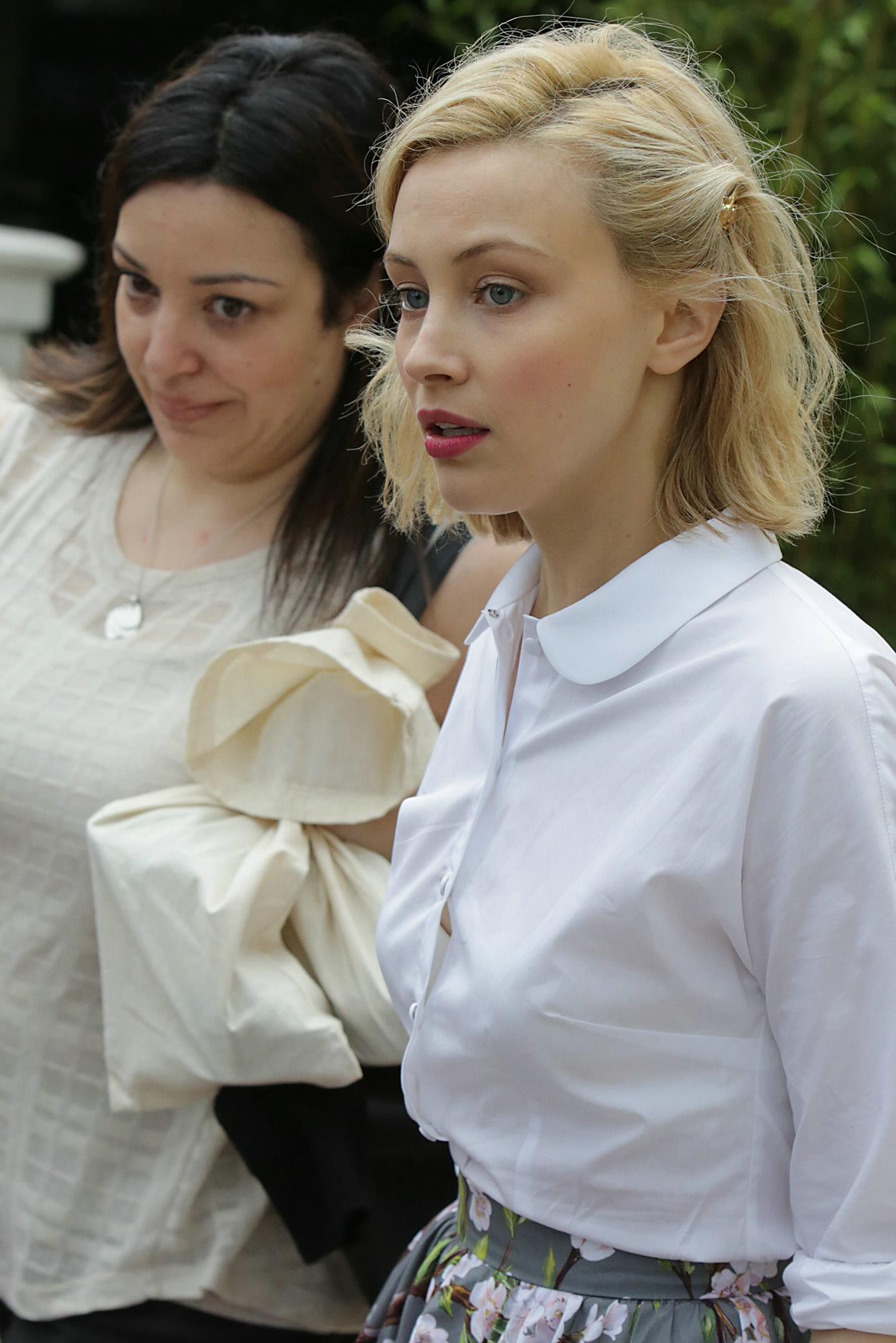 hq012.jpg hq012.jpg