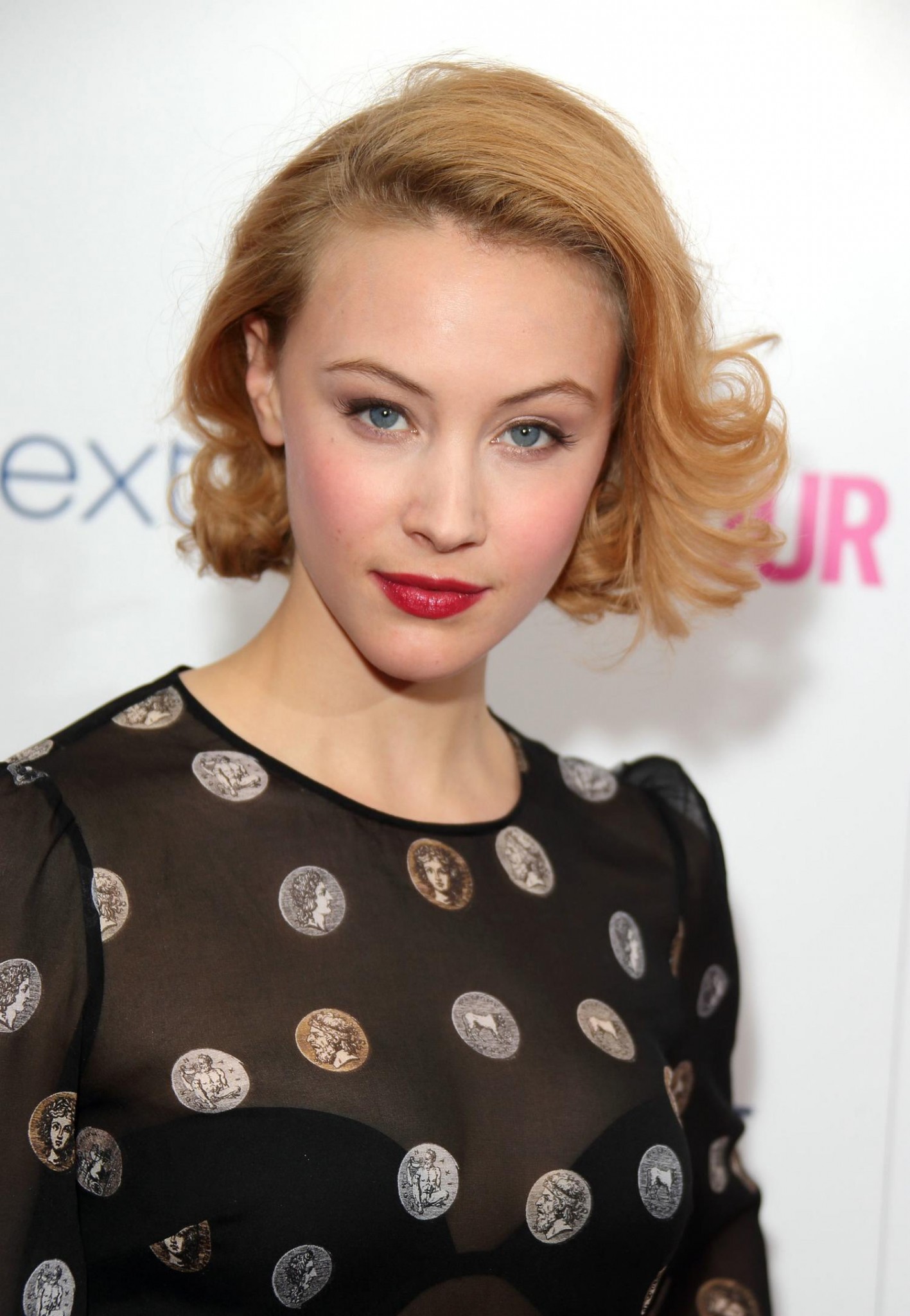 hq001.jpg hq001.jpg