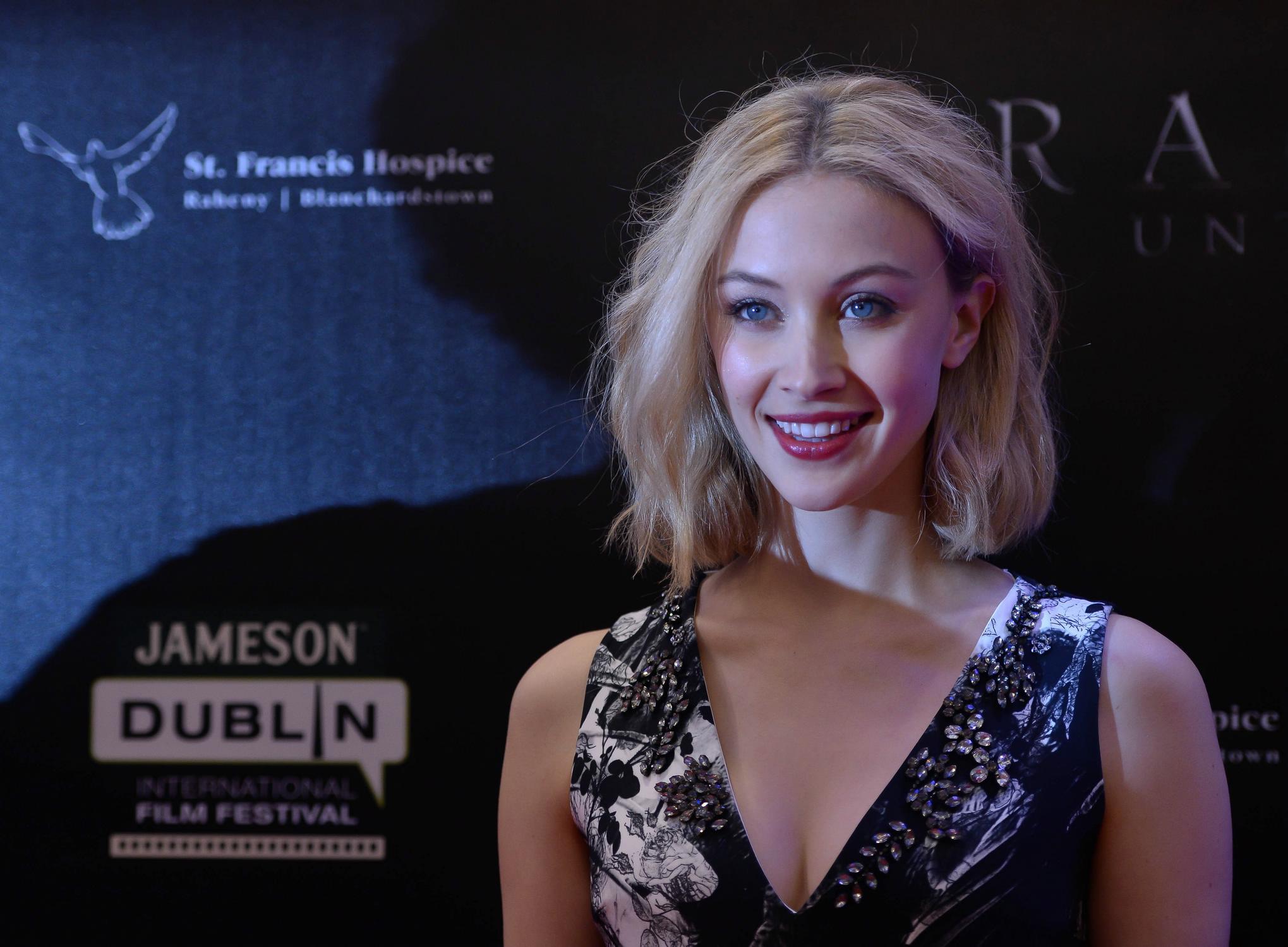 hq026.jpg hq026.jpg