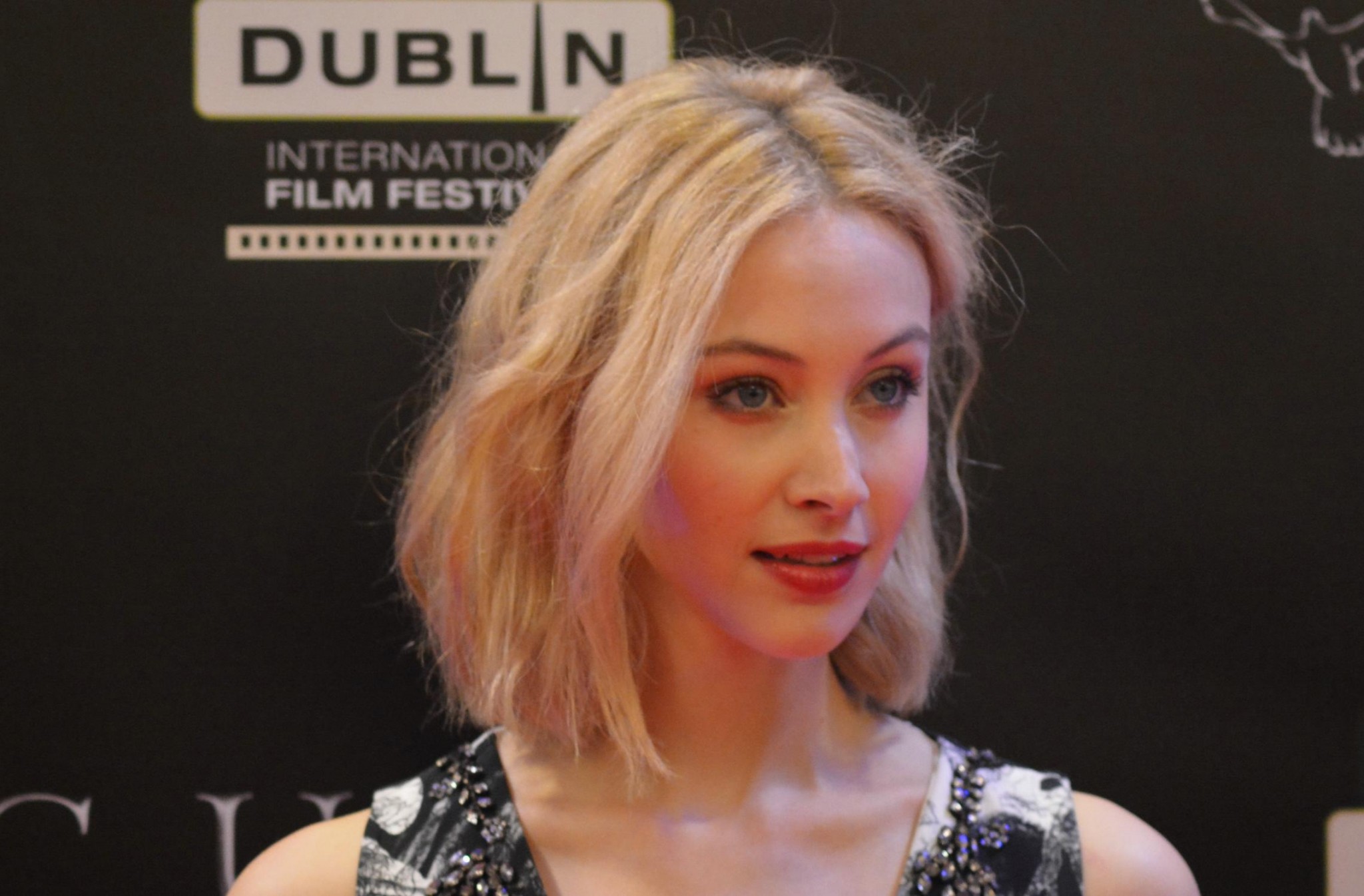 hq031.jpg hq031.jpg