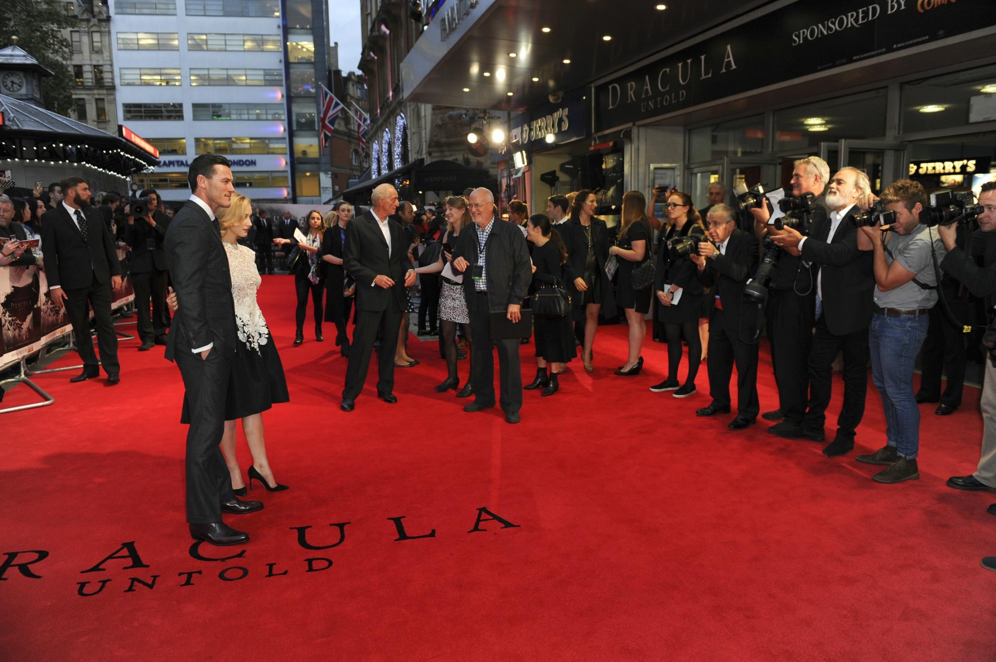hq075.jpg hq075.jpg