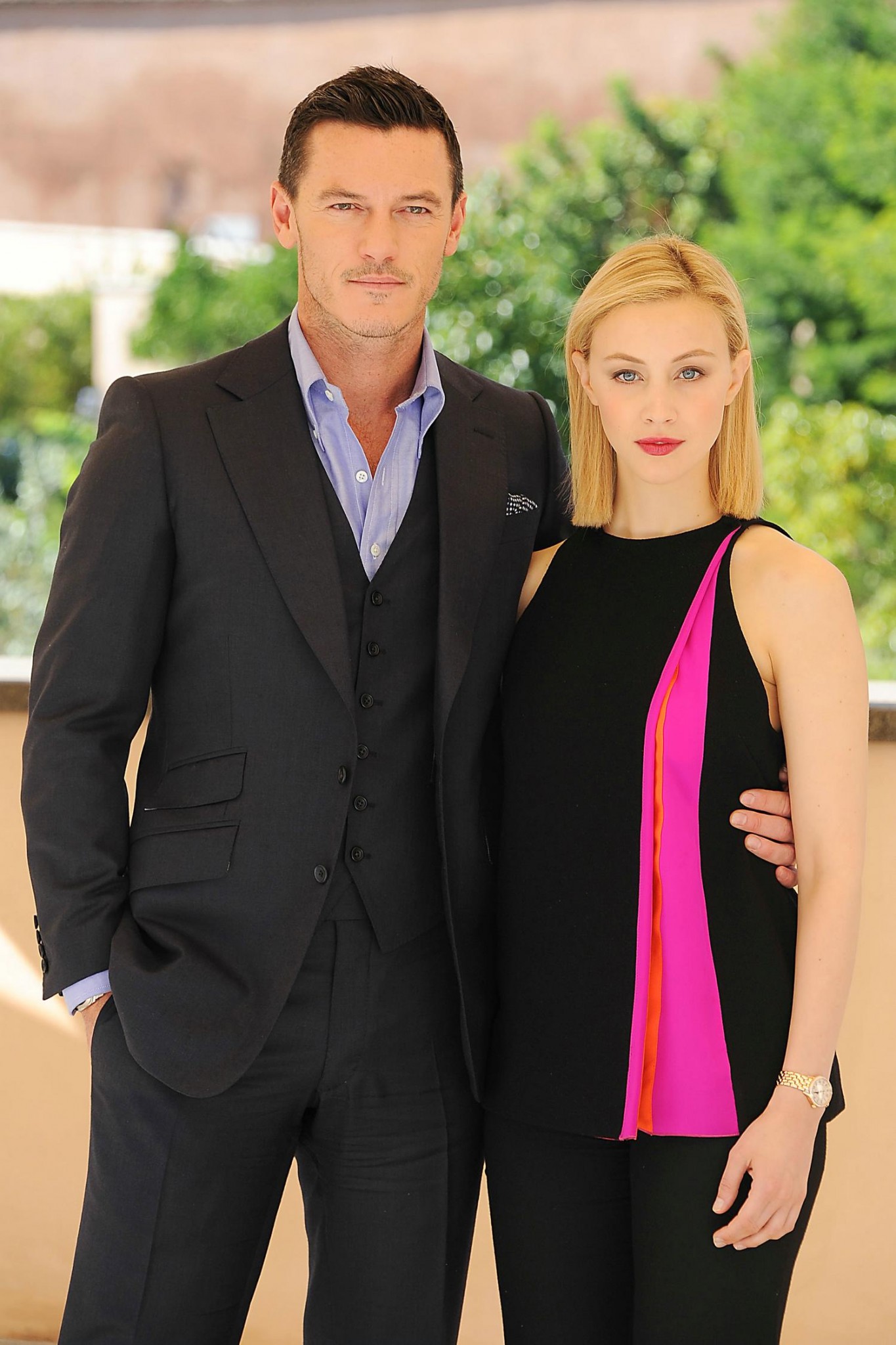 hq105.jpg hq105.jpg