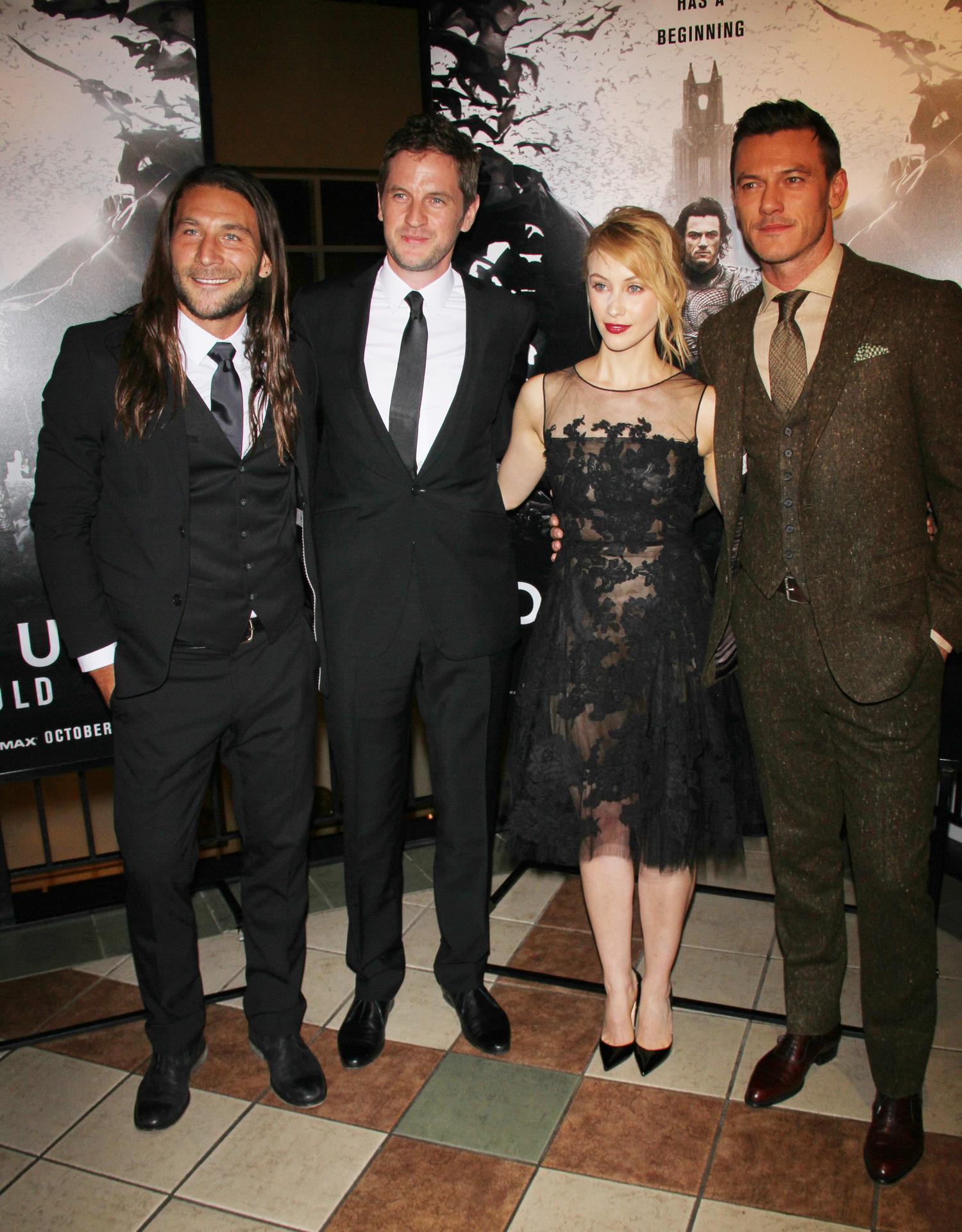 hq007.jpg hq007.jpg