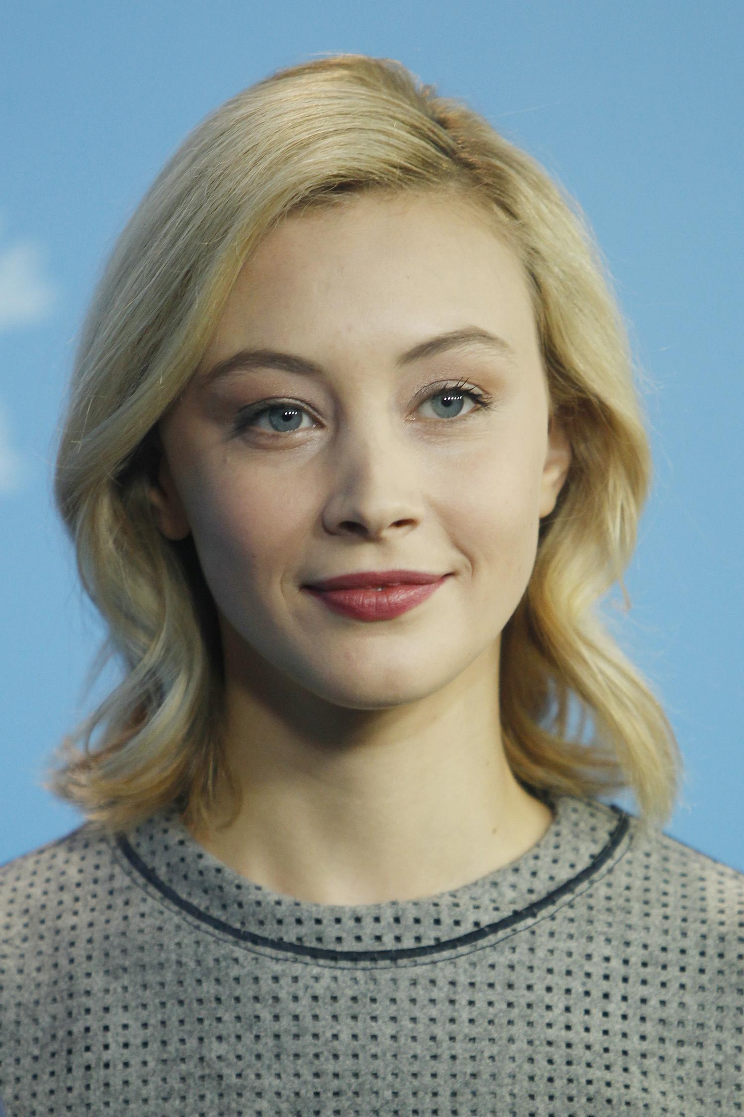 hq003.jpg hq003.jpg