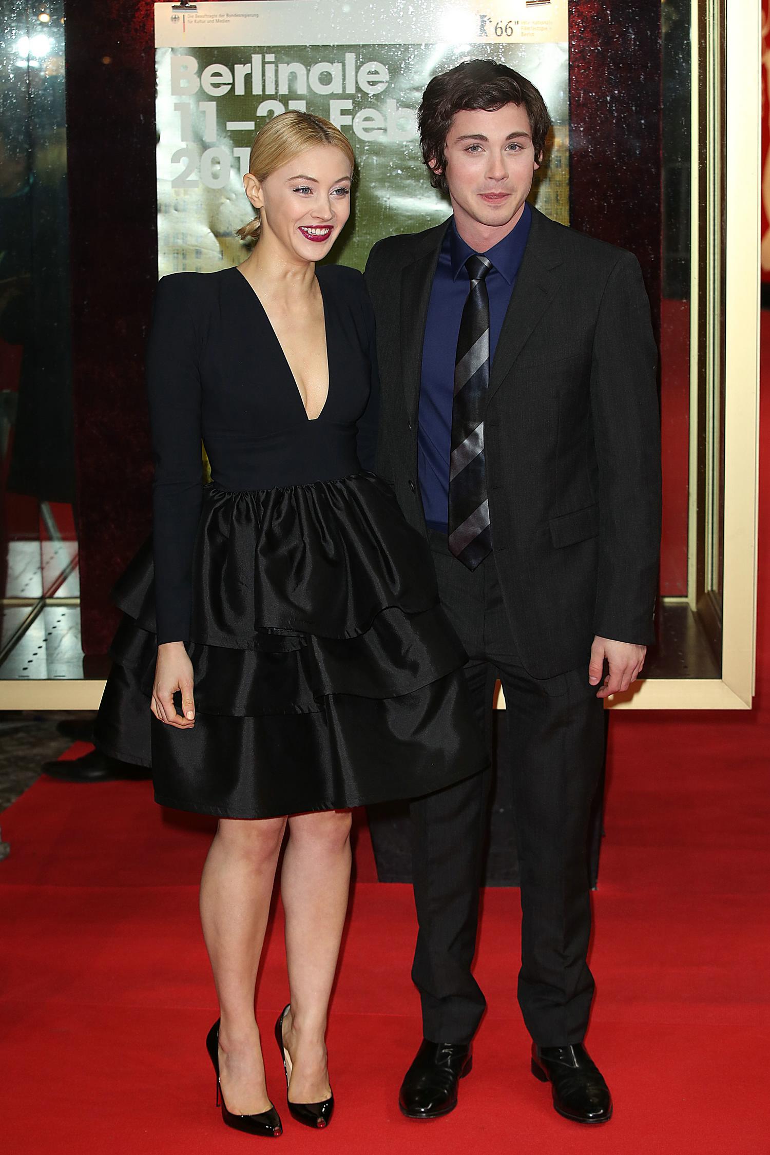 hq077.jpg hq077.jpg