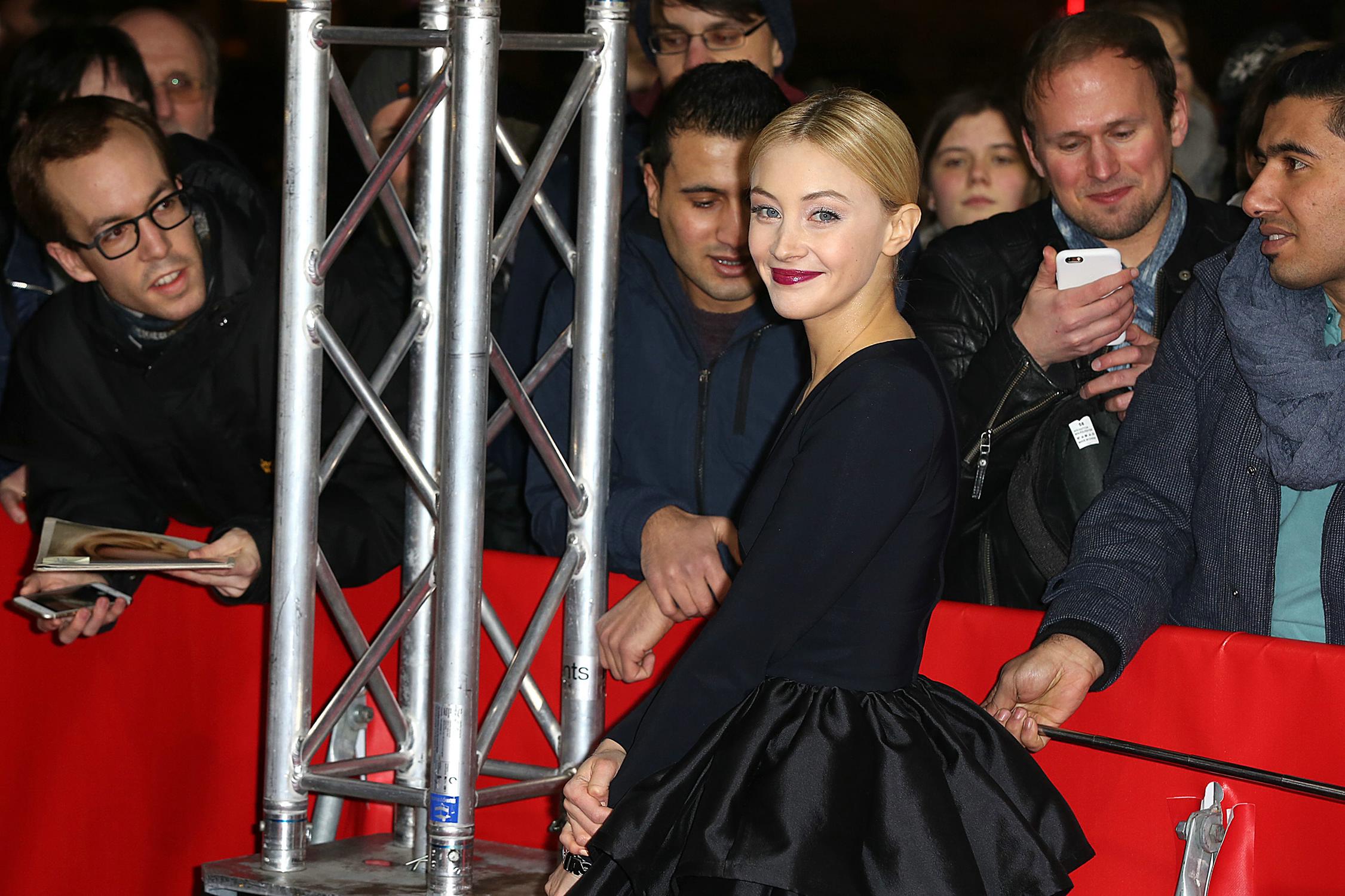 hq081.jpg hq081.jpg